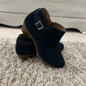 Vionic Navy Blue Suede Ankle Booties